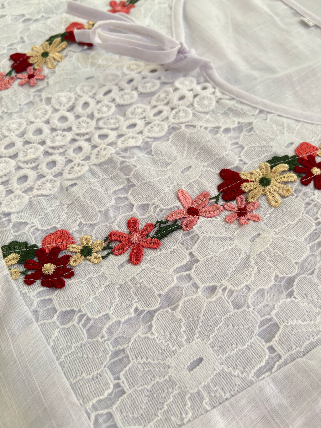 Chic V-Neck Blouse with Elegant Lace Patchwork