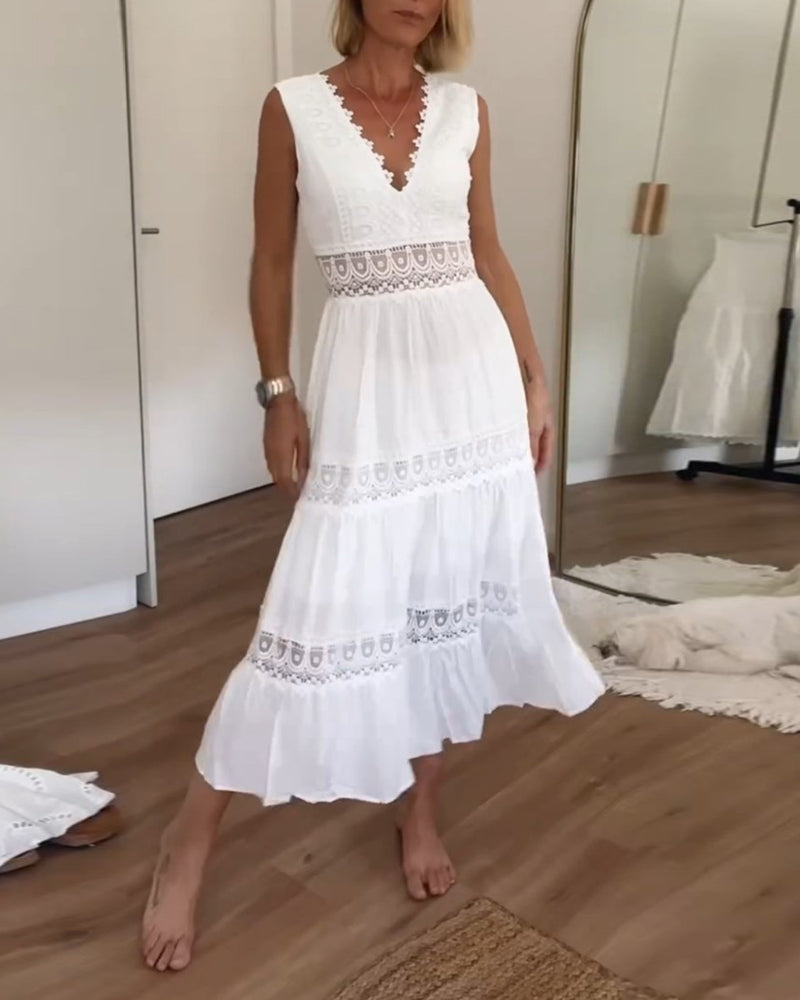 Alice | Sophisticated V-Neck Lace Dress