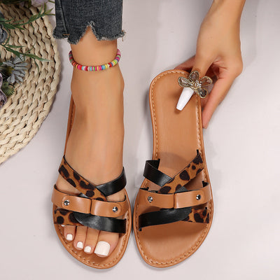 Leopard sandals with cross straps