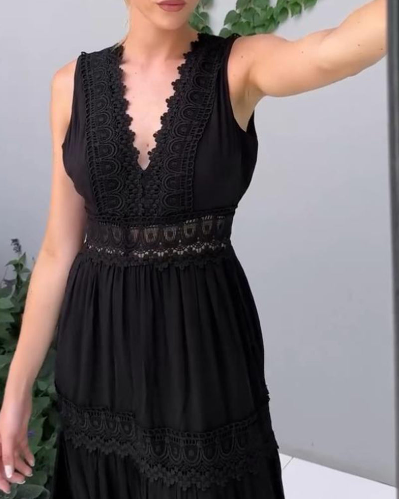 Alice | Sophisticated V-Neck Lace Dress