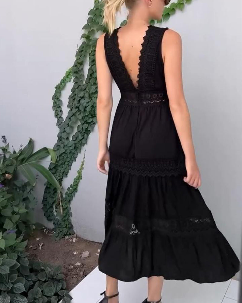 Alice | Sophisticated V-Neck Lace Dress
