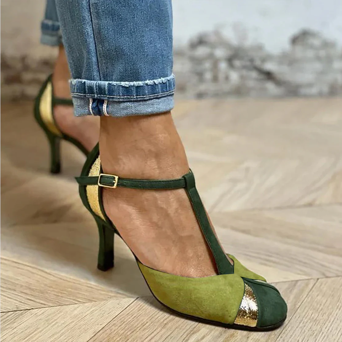Alona - Décolleté Patchwork with T-Strap and Closed Toe